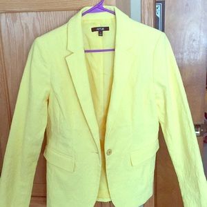 Canary yellow blazer